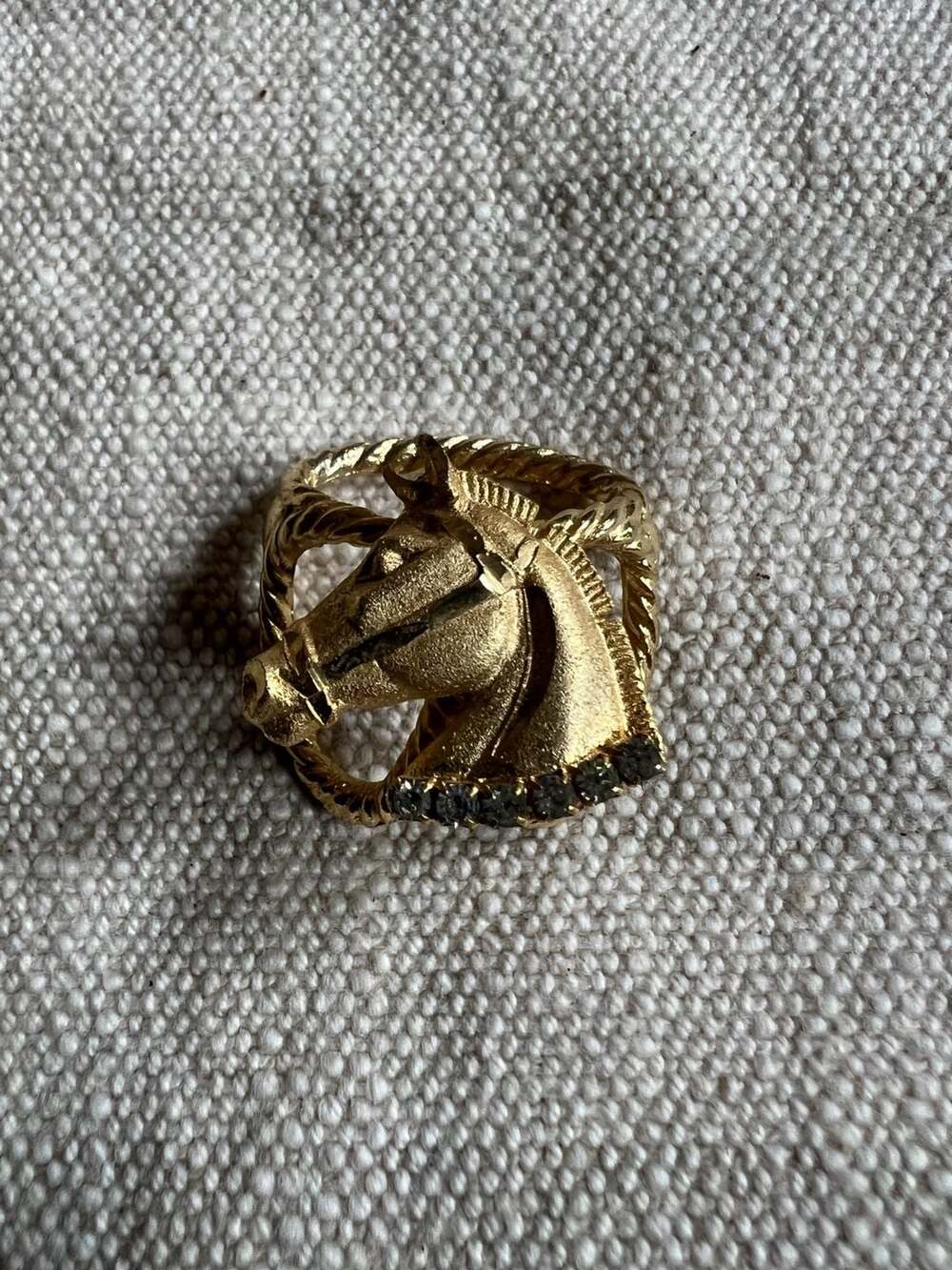 Vintage Gold Tone Equestrian Horse Head Scarf Clip Ring
